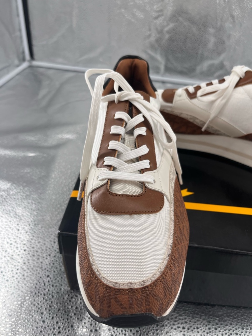 Michael Kors Women's Mariah Tan &White Trainers Platform Sneakers Size 10M - Picture 6 of 12